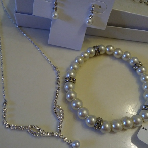 Jewelry - NEW David's Bridal Necklace Earrings Braclet